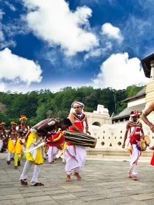 kandy_tooth-temple_pera-hera-festival-celebrate-the-tooth-of-buddha_140262889